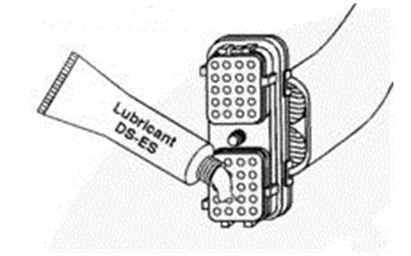 在ECM接頭端面涂一薄層潤滑劑-柴油發電機組.png